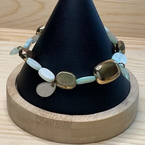 Gold & Seafoam Green Beaded Bracelet Oval Faceted Design Stretchable Band - Picture 1 of 5